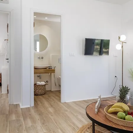 Arsenis Luxury Villa